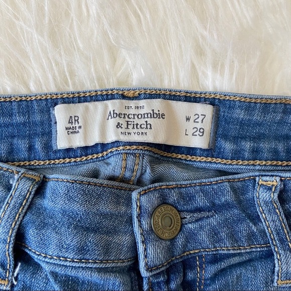 Abercrombie & Fitch Size 4R Light Wash Jeans - Picture 3 of 4